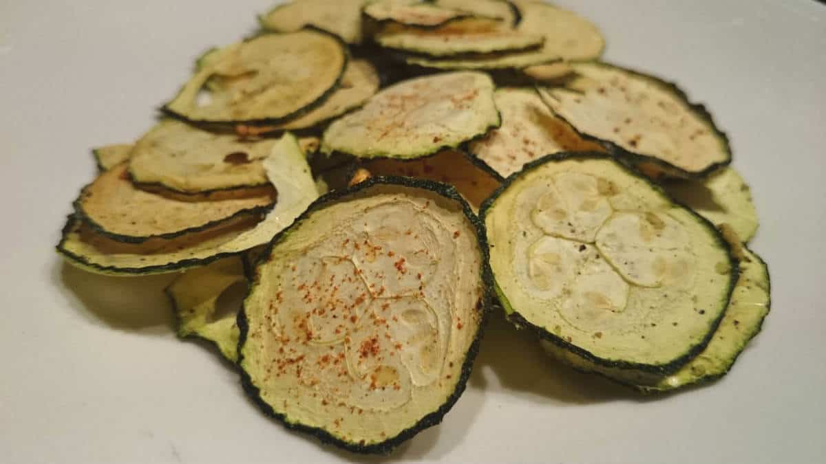 Zucchinichips med grillsmak Zucchinichips med grillsmak