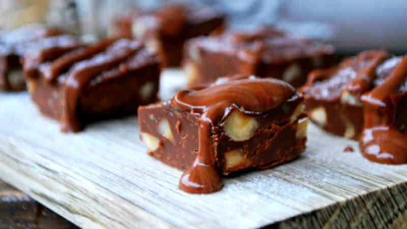 Mumsiga chokladbitar med nötter Mumsiga chokladbitar med nötter