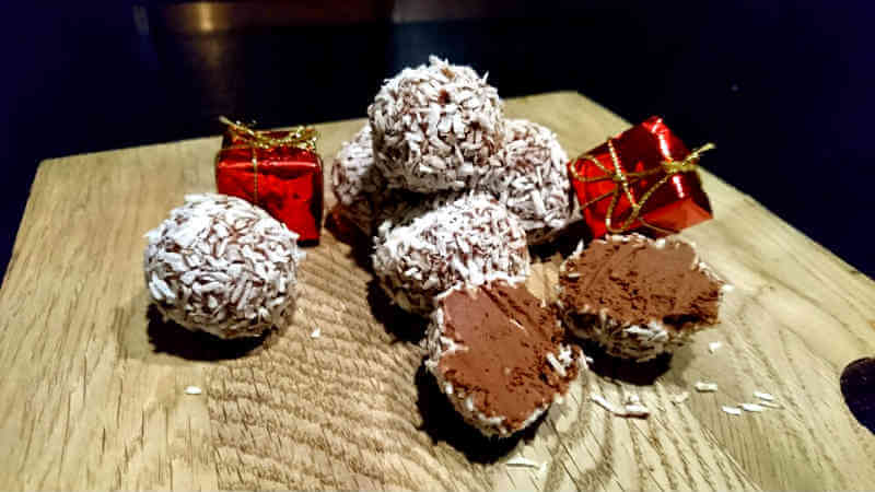 Rom och kokostryffel Rom och kokostryffel