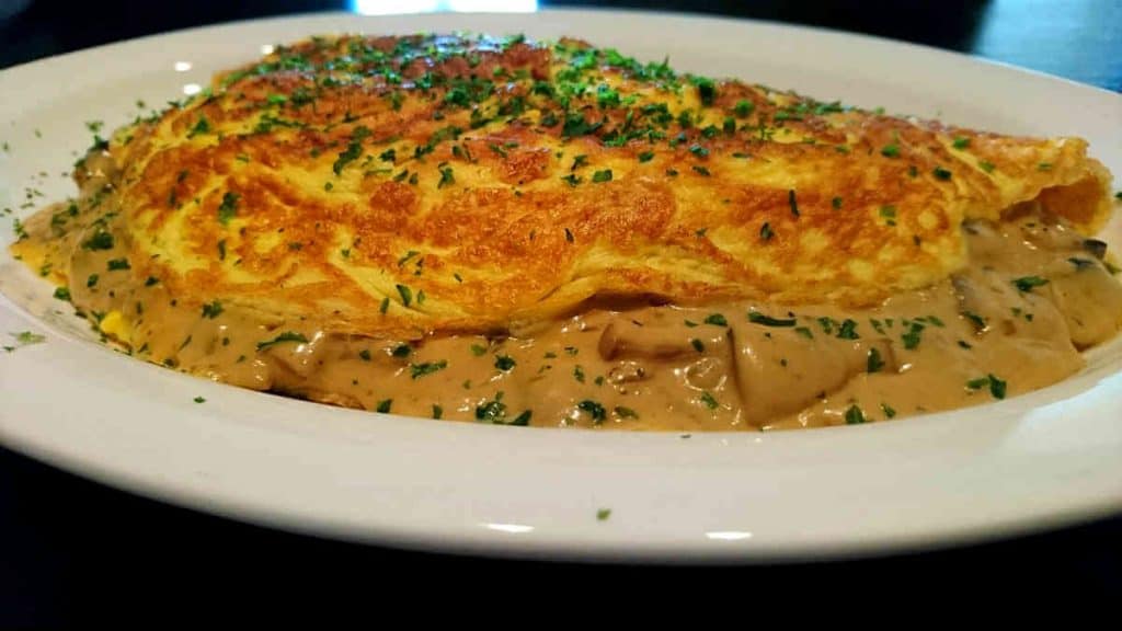 5 recept som kräver många ägg 10 Fransk omelett med champinjonstuvning