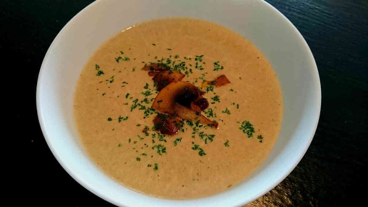 Slät champinjonsoppa Slät champinjonsoppa