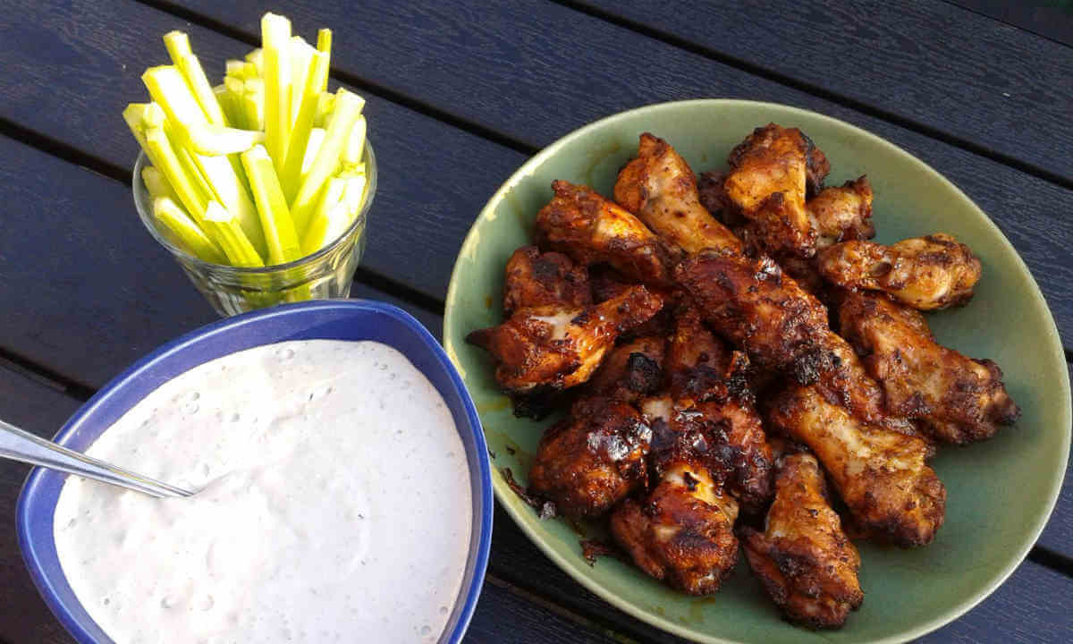Sandras LCHF buffalo wings/buffalovingar Sandras LCHF buffalo wings/buffalovingar