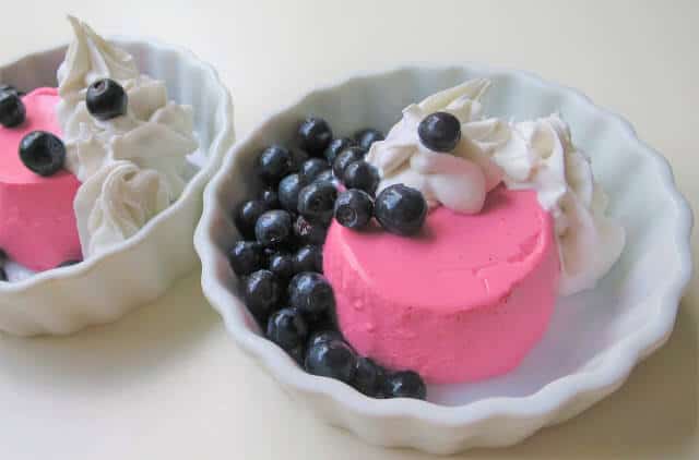 Hallonpannacotta på kokosmjölk