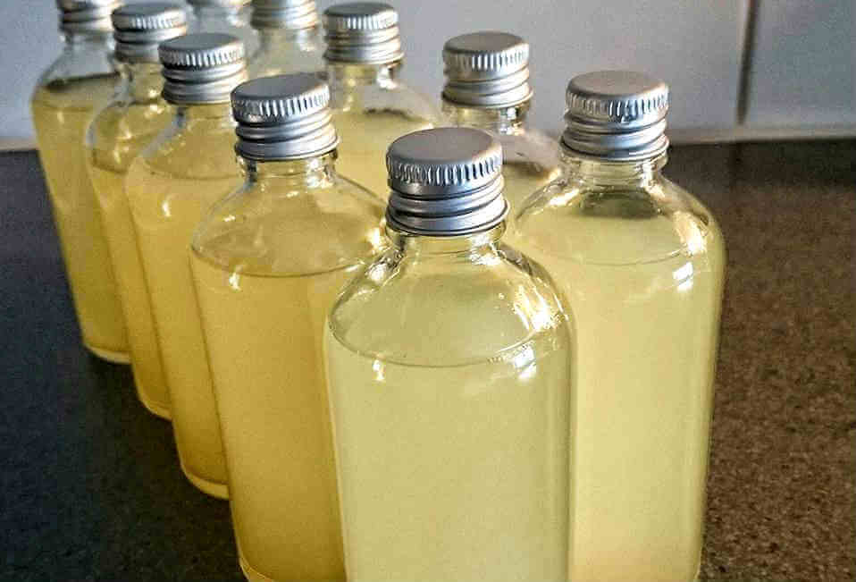 Ingefära- och citronvatten Ingefära- och citronvatten