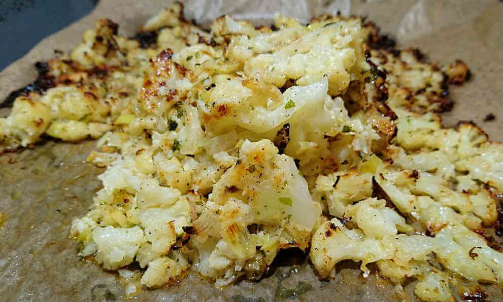 Smashad blomkål med vitlök och parmesan Smashad blomkål med vitlök och parmesan
