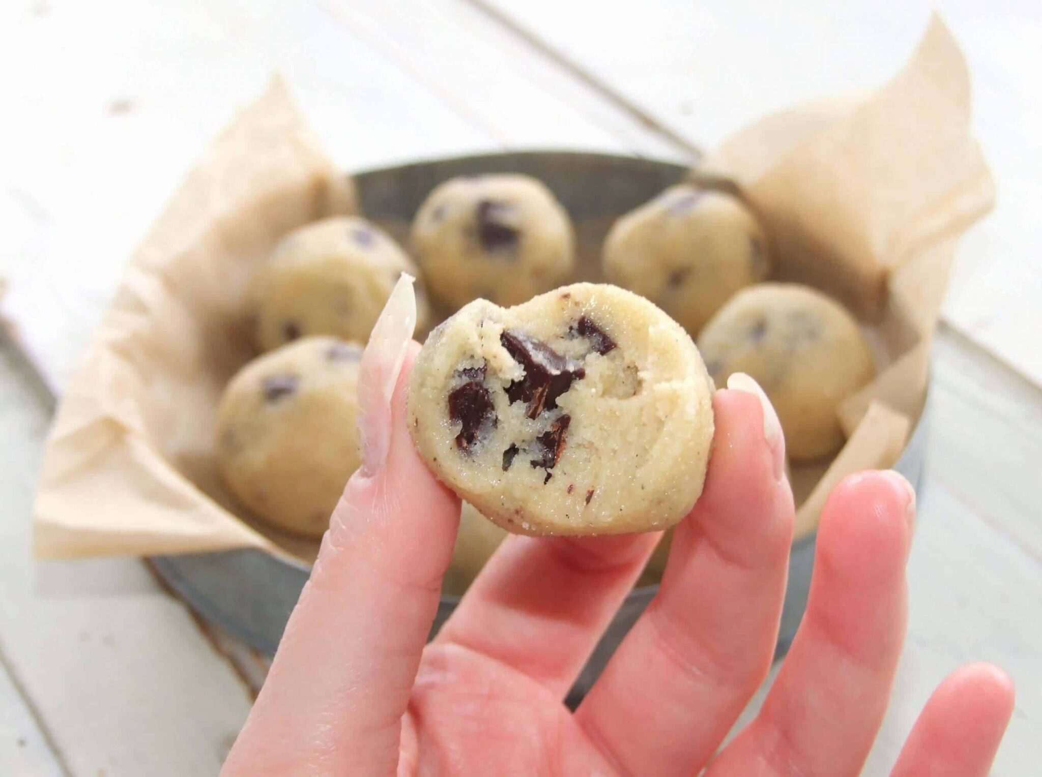 LCHF chocolate chip cookie dough bollar!