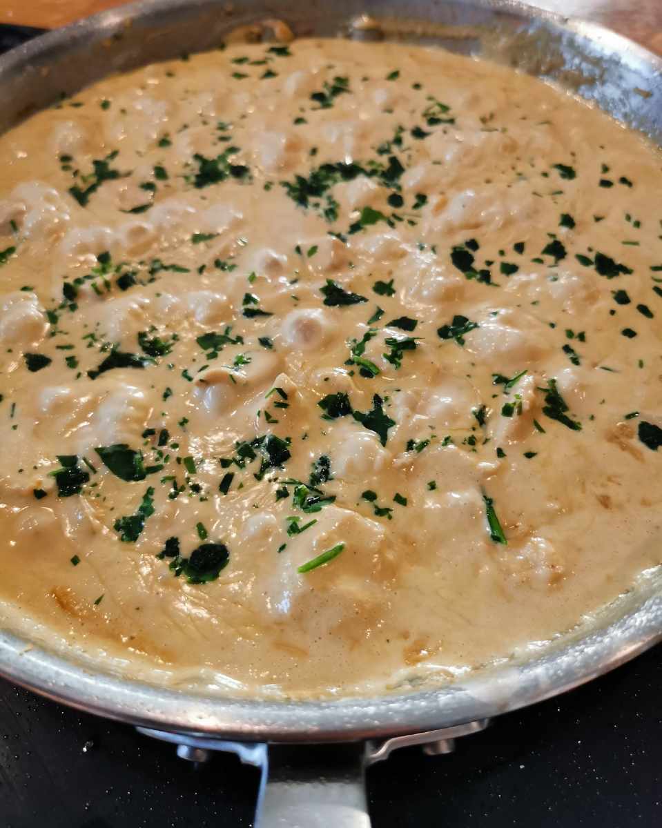 Kycklinggryta med smak av vitlök och ingefära Kycklinggryta med smak av vitlök och ingefära