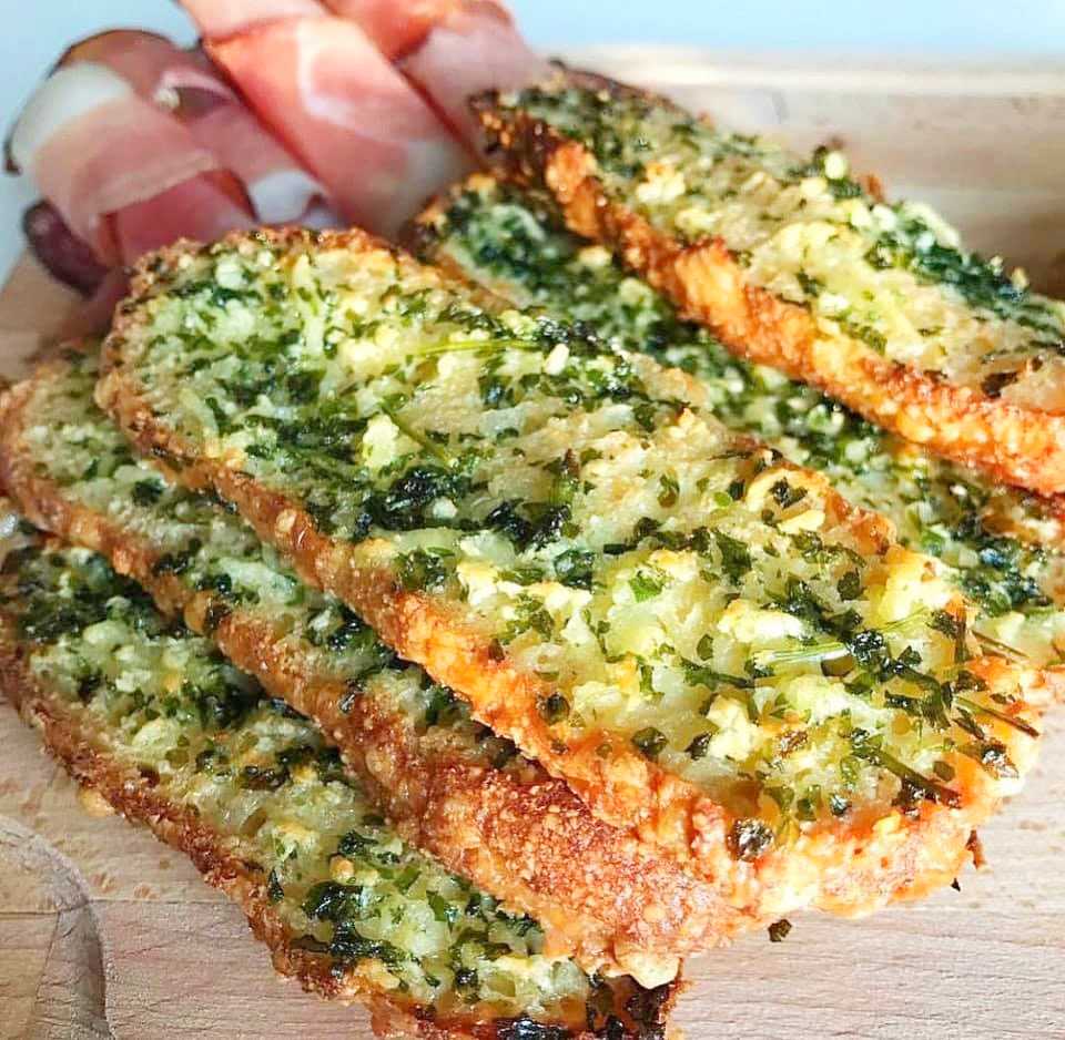 Lchf med Ellens magiska vitlöksbröd Lchf med Ellens magiska vitlöksbröd