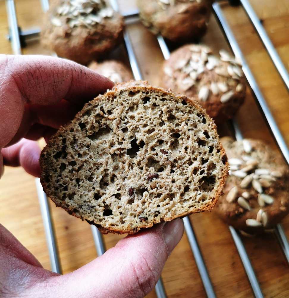 Solrosbullar 4 En delad bulle så man kan se insidan
