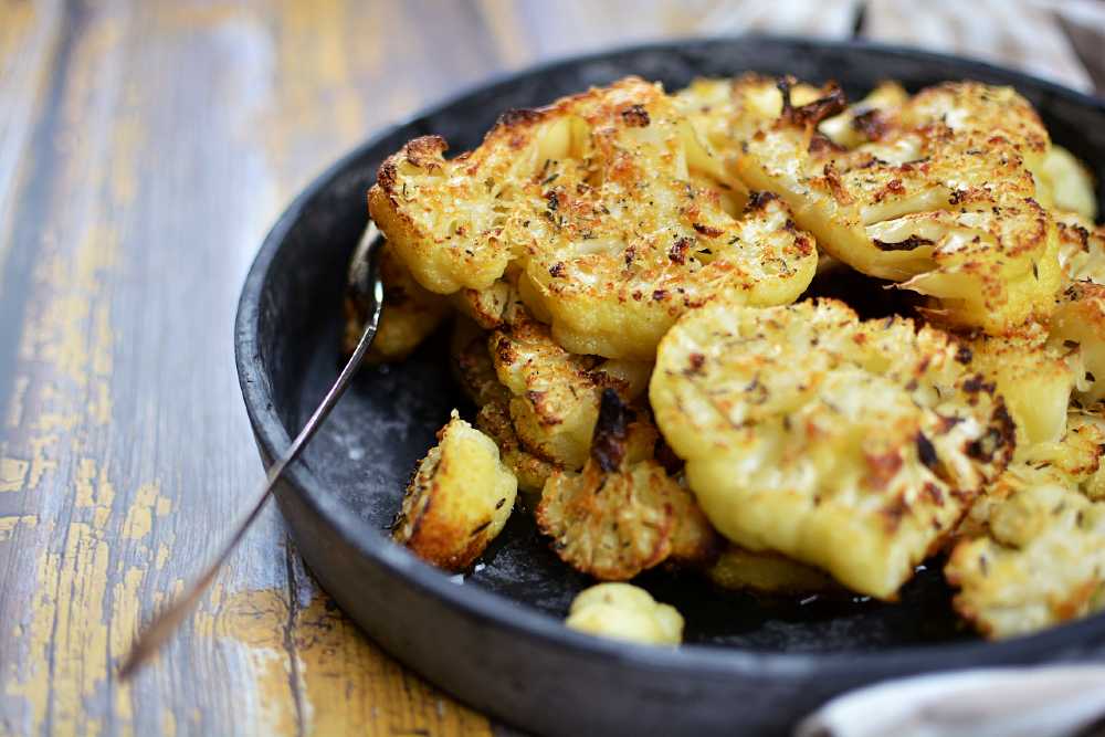 Ugnsrostad blomkål med parmesan och vitlök Ugnsrostad blomkål med parmesan och vitlök