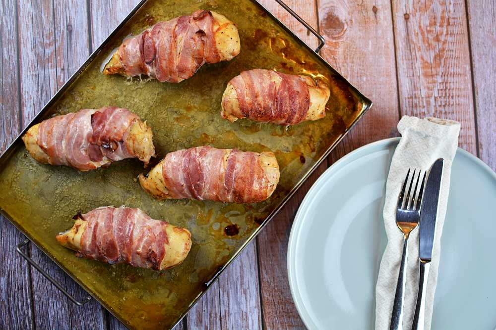7 riktigt enkla LCHF-recept 12 baconlindad kycklingfile i ugn1