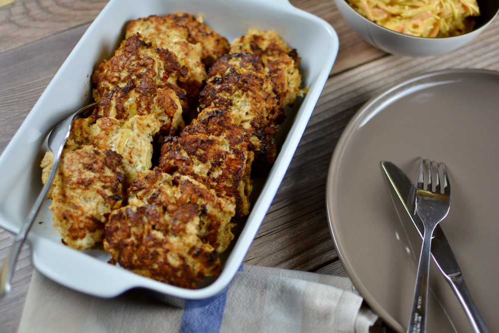 Kycklingköttbullar i god tomatsås 7 Kycklingfärsbiffar med fetaost