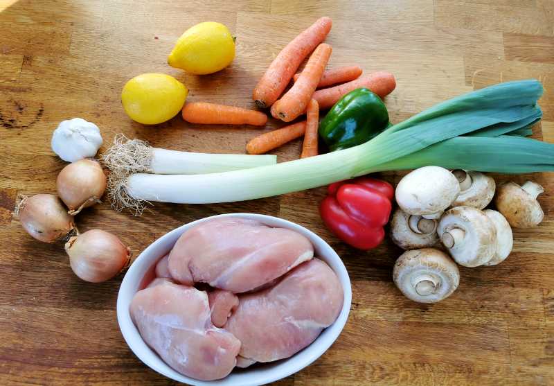Kycklinggryta 7 En del av ingredienserna till denna kycklinggryta.