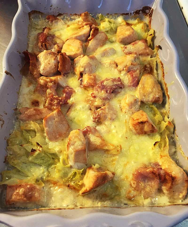 Vitkålsgratäng med kyckling och bacon Vitkålsgratäng med kyckling och bacon