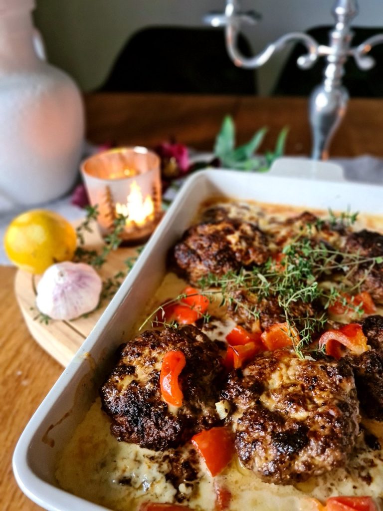Nötfärsbiffar i parmesansås 6 Nötfärsbiffar i parmesansås | LCHF-arkivet