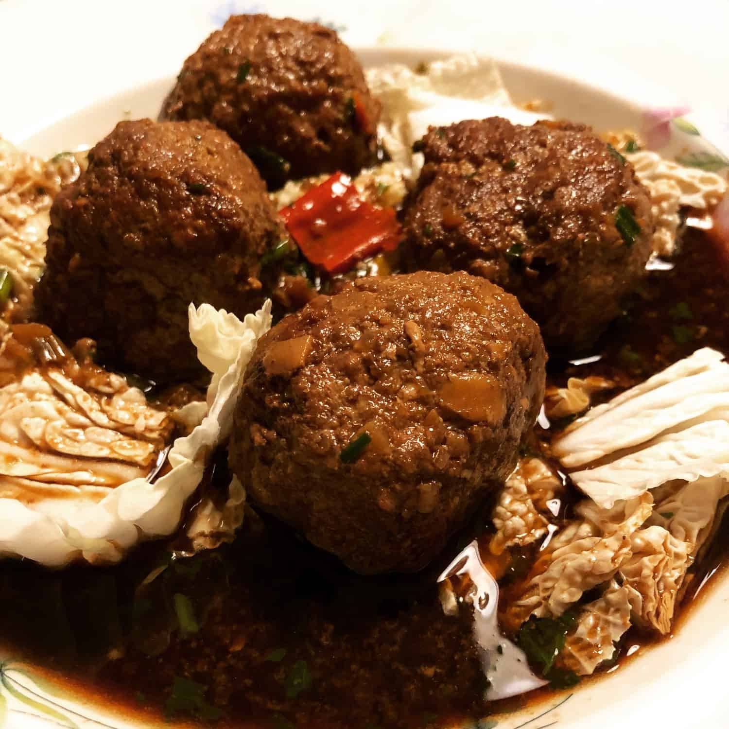 Kinesiska lejonhuvuden (köttbullar i buljong)