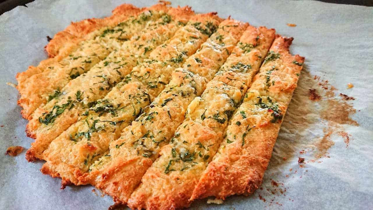LCHF-vänligt vitlöksbröd LCHF-vänligt vitlöksbröd