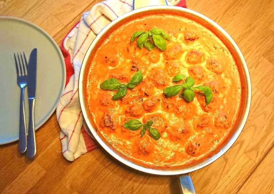 Kycklingköttbullar i god tomatsås Kycklingköttbullar i god tomatsås