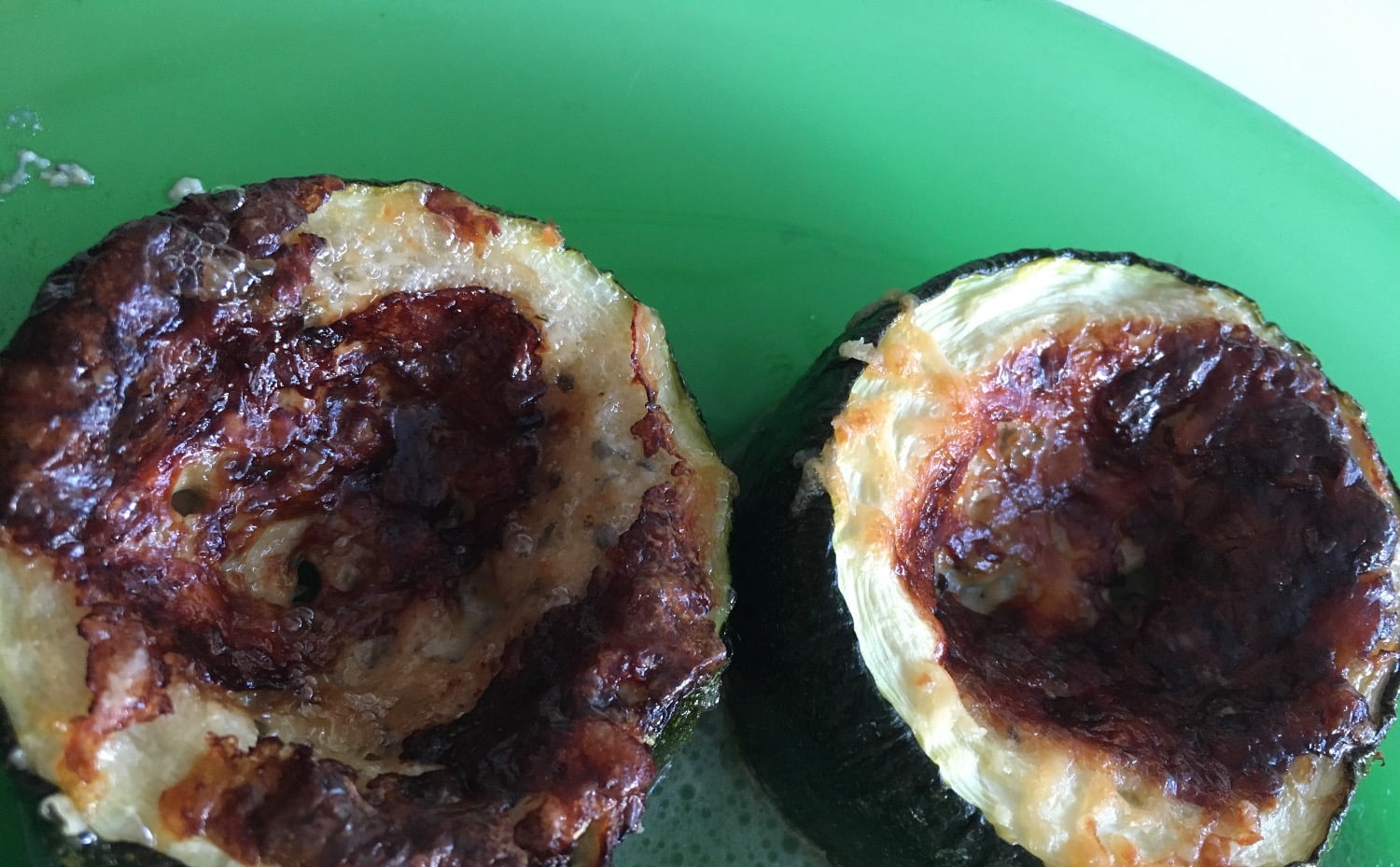 Ädelostfyllda zucchinistubbar