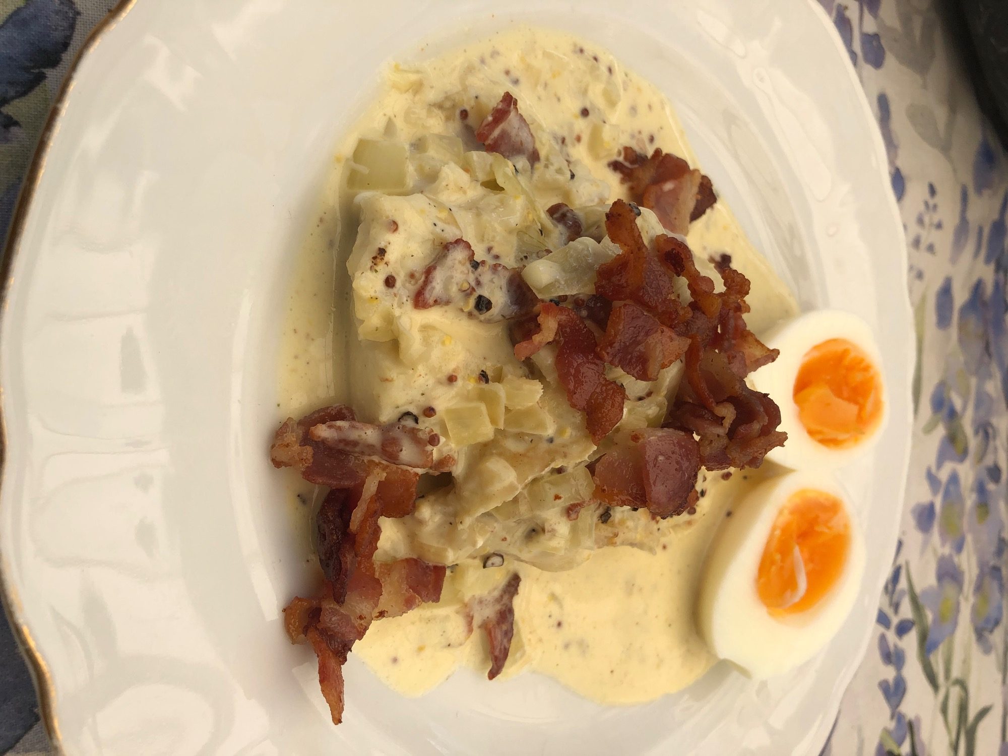 Gräddpocherad torsk med bacon