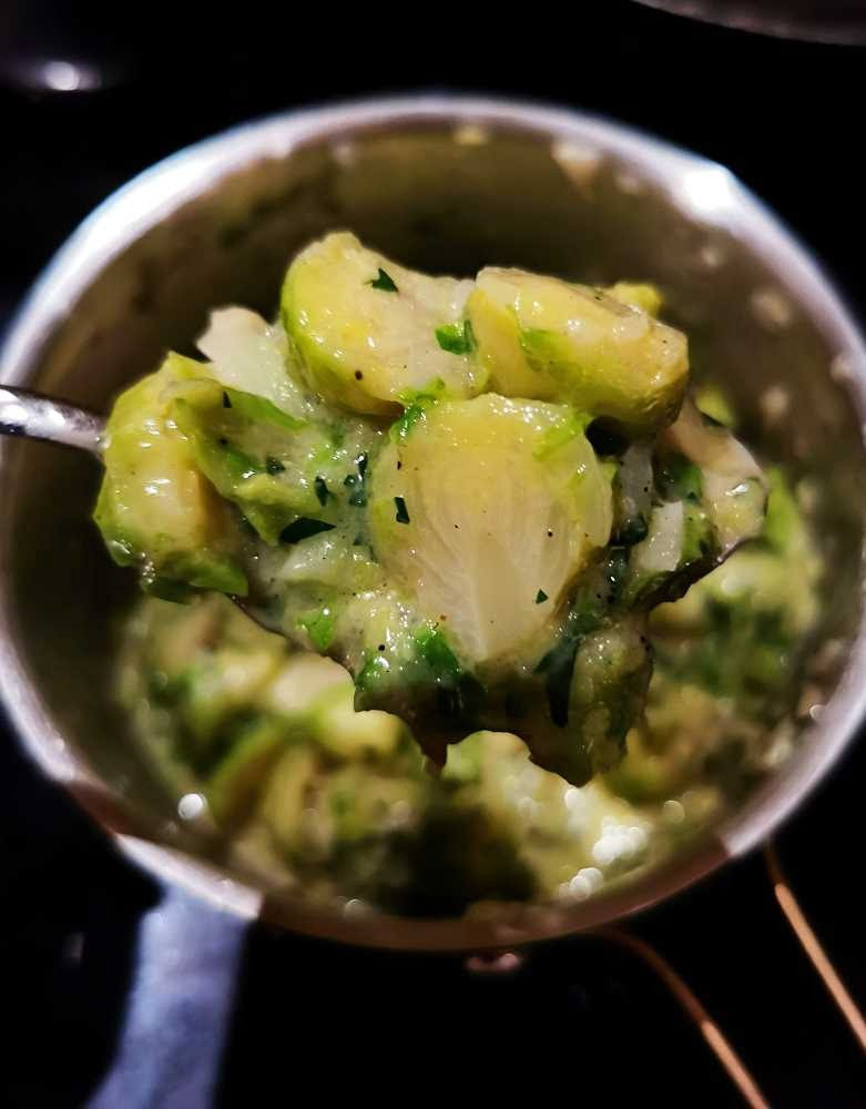 Parmesanslungad brysselkål Parmesanslungad brysselkål